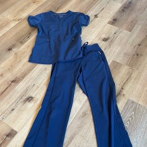 Beyond Scrubs Navy Scrub Set Extra Small